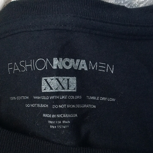 Tee shirt with hustle design - Picture 3 of 3